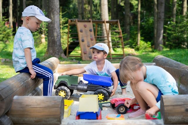 Essential Features of an Outdoor Play Area for Kids